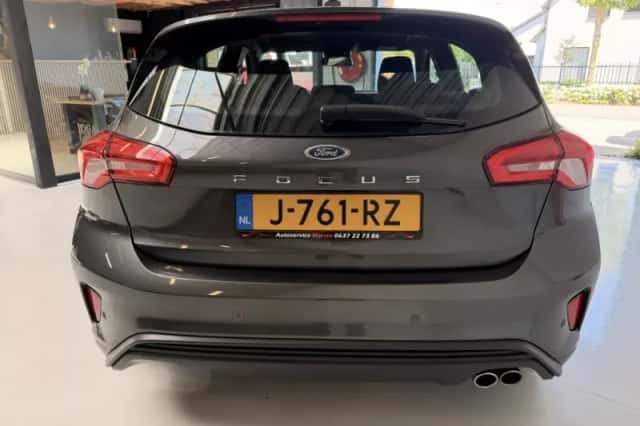Ford Focus (2019) thumbnail 3