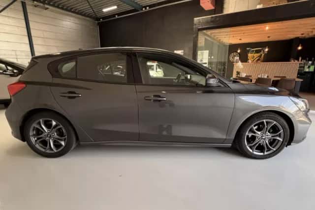 Ford Focus (2019) thumbnail 4