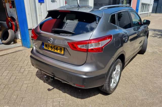 Nissan Qashqai (2017) thumbnail 2