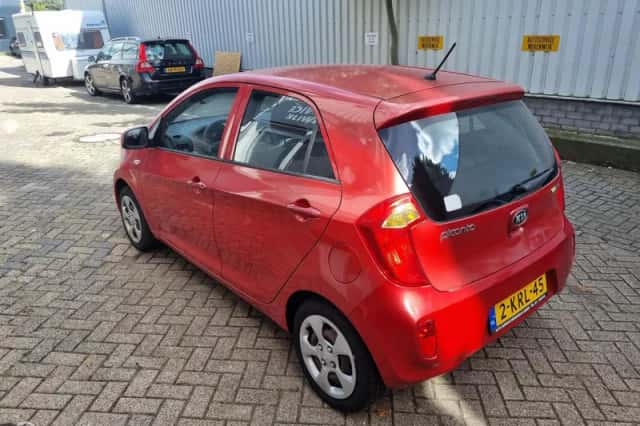 Kia Picanto (2013) thumbnail 3