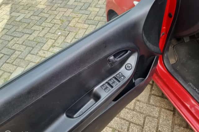 Kia Picanto (2013) thumbnail 6