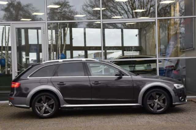 Audi A4 (2014) thumbnail 2