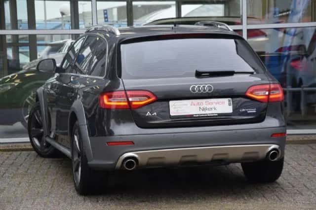 Audi A4 (2014) thumbnail 6