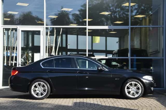 BMW 5-Serie (2011) thumbnail 2