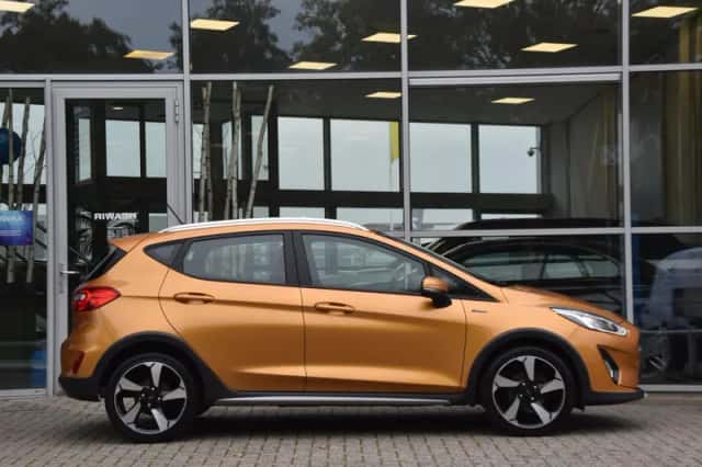 Ford Fiesta (2018) thumbnail 2
