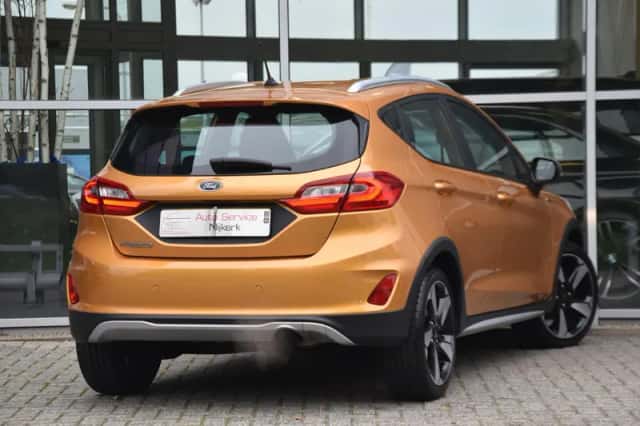 Ford Fiesta (2018) thumbnail 3