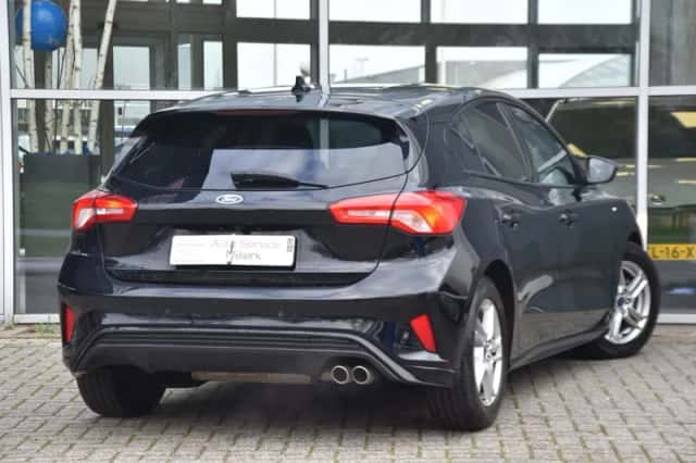 Ford Focus (2019) thumbnail 3