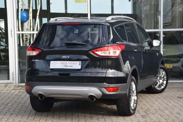 Ford Kuga (2013) thumbnail 3