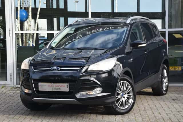 Ford Kuga (2013) thumbnail 4