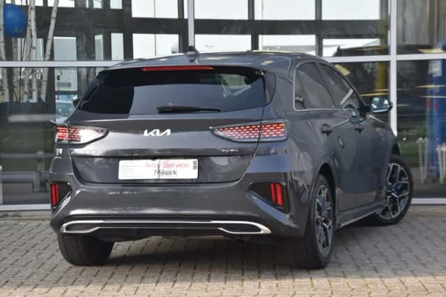 Kia Ceed (2022) thumbnail 3