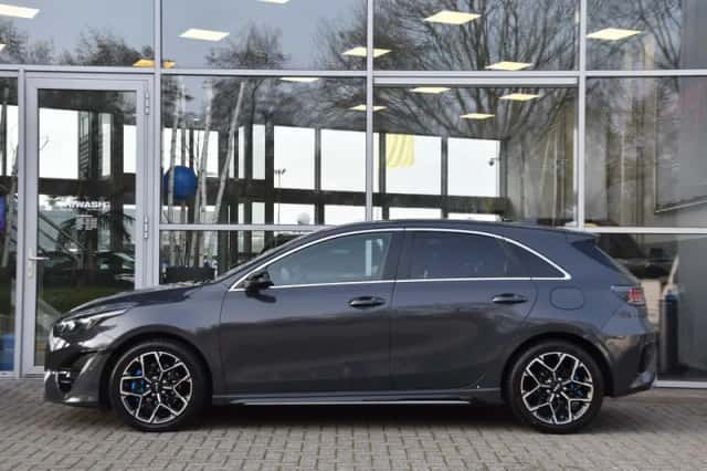 Kia Ceed (2022) thumbnail 5
