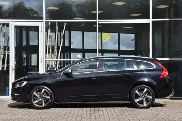 Volvo V60 (2014) thumbnail 2