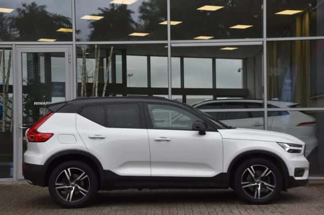 Volvo XC40 (2019) thumbnail 2