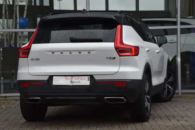 Volvo XC40 (2019) thumbnail 3