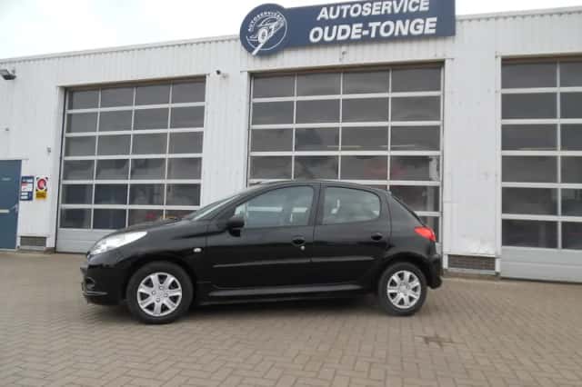 Peugeot 206 (2012) thumbnail 1