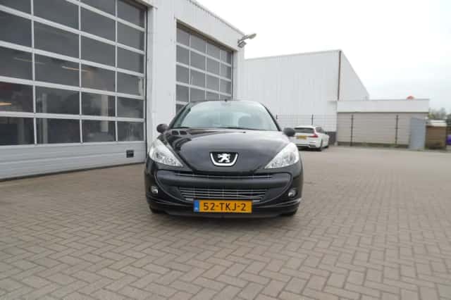 Peugeot 206 (2012) thumbnail 2