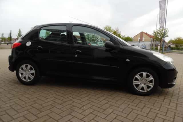Peugeot 206 (2012) thumbnail 3