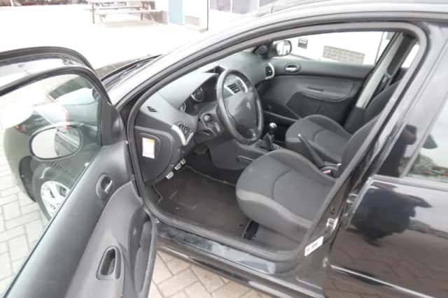 Peugeot 206 (2012) thumbnail 5
