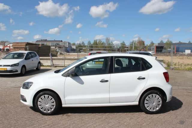 Volkswagen Polo (2016) thumbnail 2