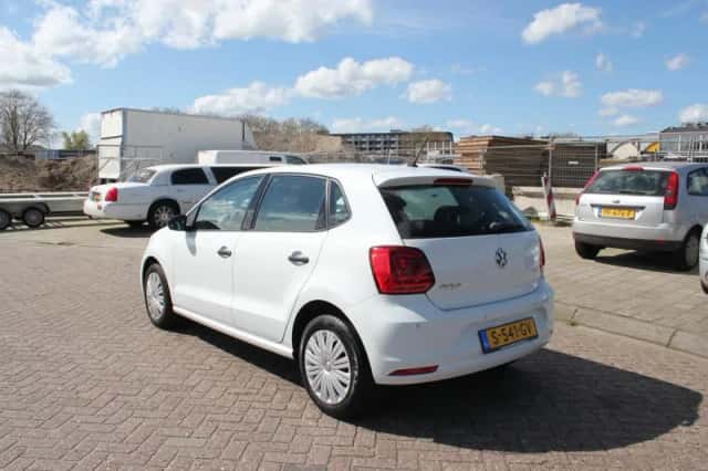 Volkswagen Polo (2016) thumbnail 3