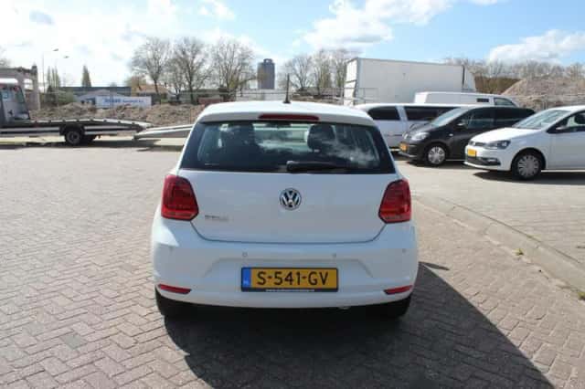 Volkswagen Polo (2016) thumbnail 4