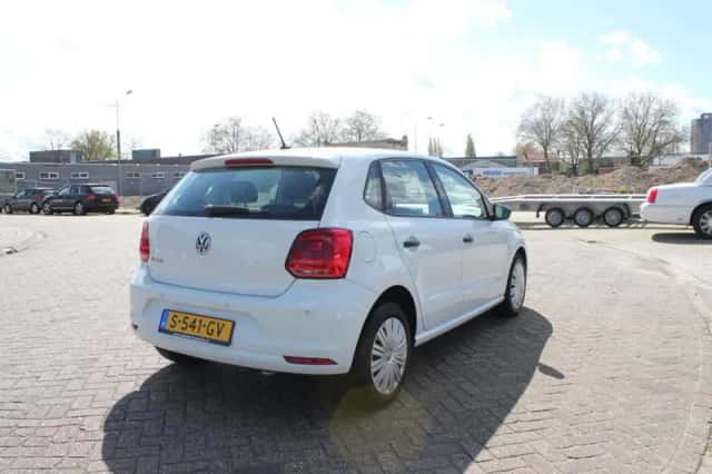 Volkswagen Polo (2016) thumbnail 5
