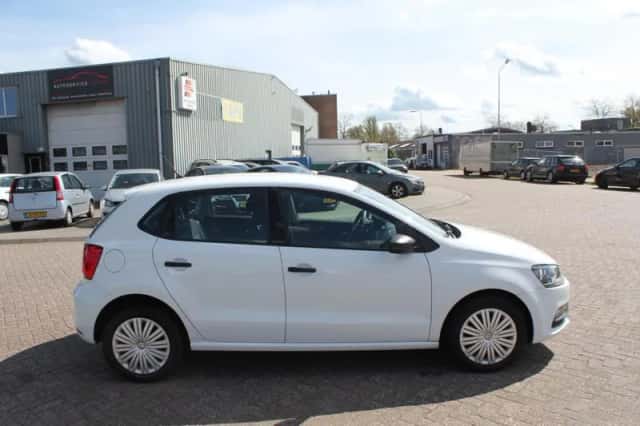 Volkswagen Polo (2016) thumbnail 6