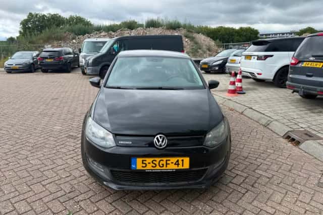 Volkswagen Polo (2013) thumbnail 2