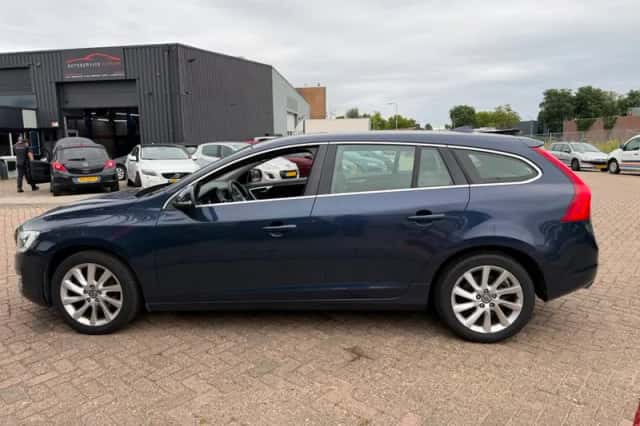 Volvo V60 (2014) thumbnail 6