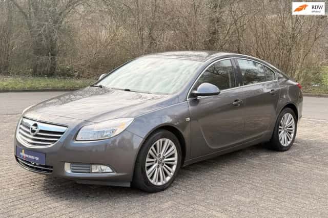 Opel Insignia (2012) thumbnail 1