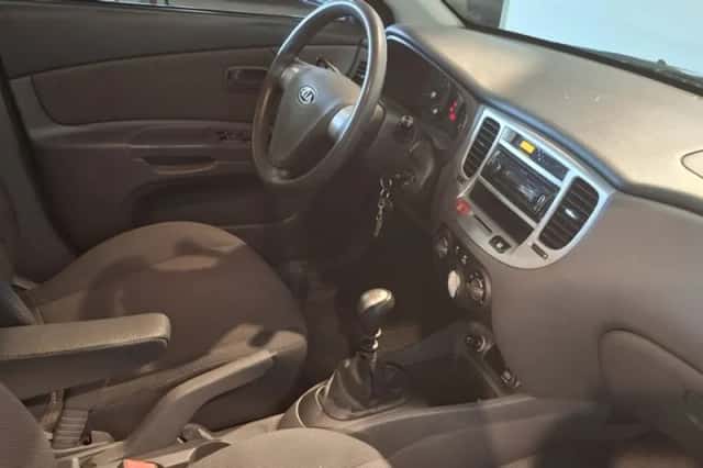 Kia Rio (2007) thumbnail 6