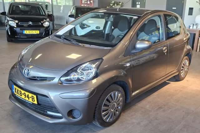 Toyota Aygo (2013) thumbnail 1