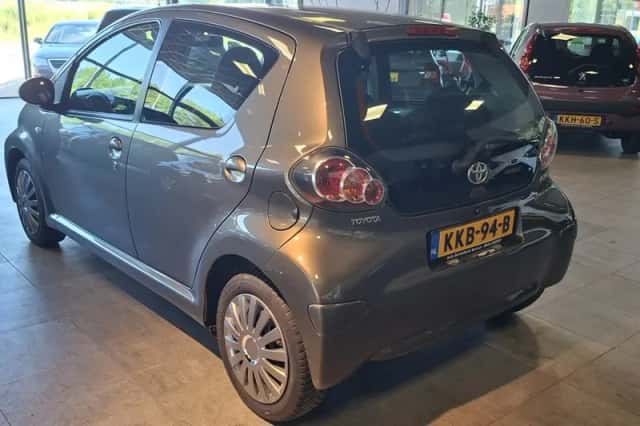 Toyota Aygo (2013) thumbnail 3