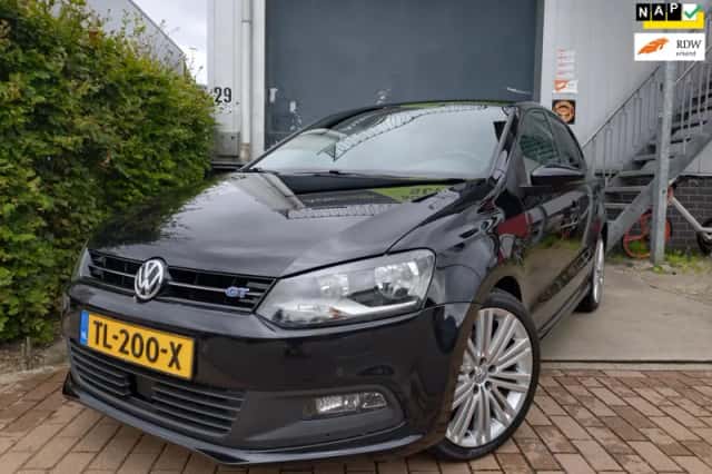 Volkswagen Polo (2016) thumbnail 1