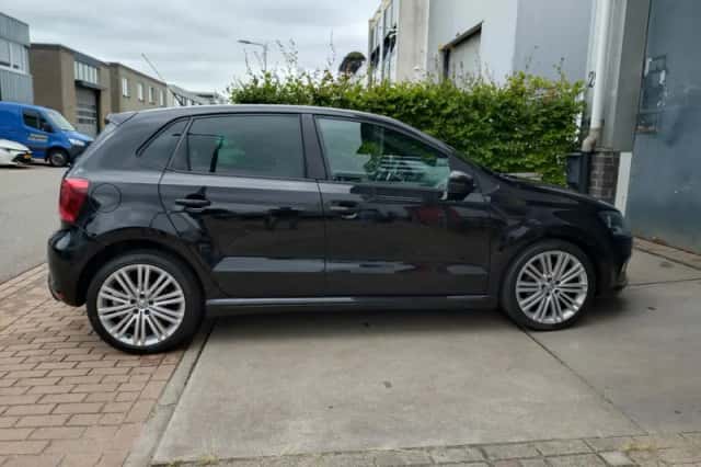 Volkswagen Polo (2016) thumbnail 6