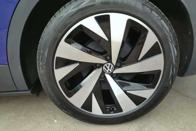 Volkswagen ID.4 (2020) thumbnail 2