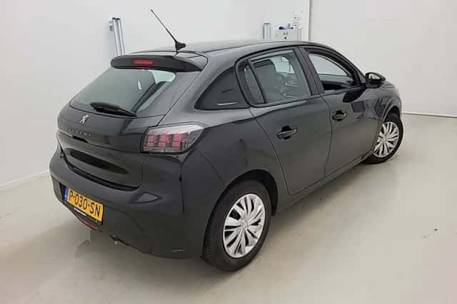 Peugeot 208 (2022) thumbnail 3
