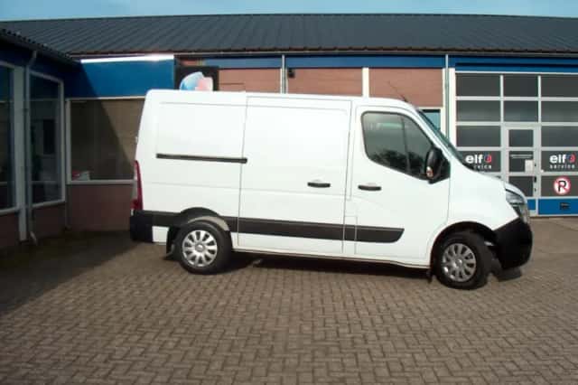Nissan NV400 (2016) thumbnail 2
