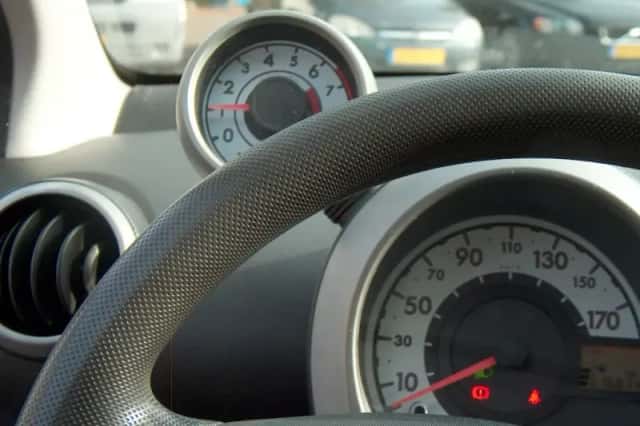 Peugeot 107 (2008) thumbnail 6