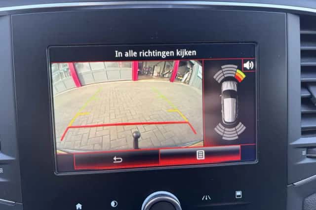 Renault Mégane (2018) thumbnail 4