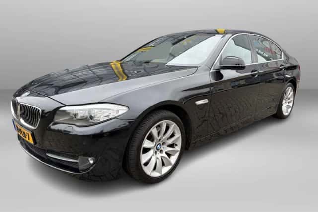 BMW 5-Serie (2011) thumbnail 1