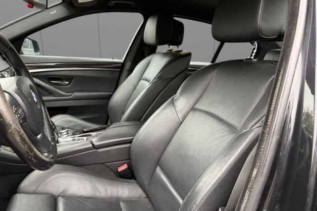 BMW 5-Serie (2011) thumbnail 2