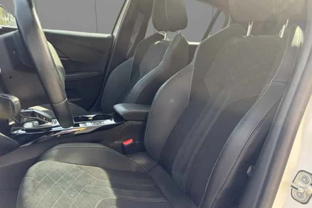 Peugeot e-208 (2021) thumbnail 2