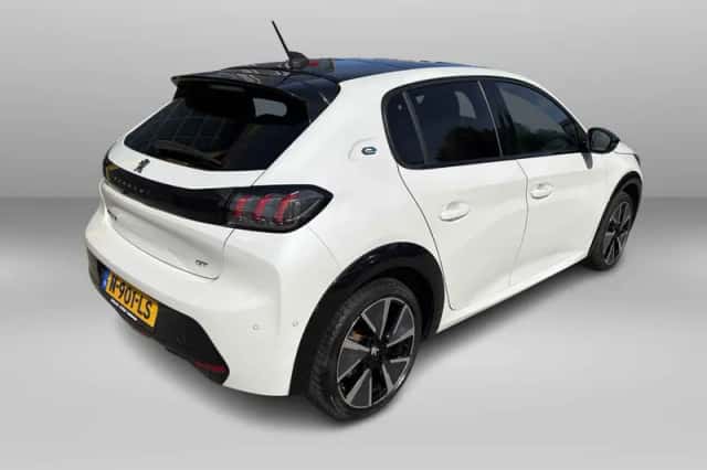 Peugeot e-208 (2021) thumbnail 5