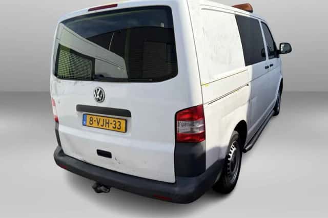 Volkswagen Transporter (2010) thumbnail 6