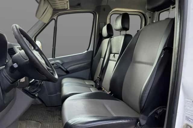 Volkswagen Crafter (2015) thumbnail 3