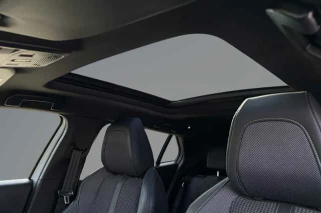 Peugeot e-2008 (2021) thumbnail 4
