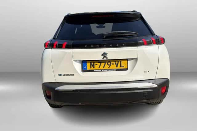 Peugeot e-2008 (2021) thumbnail 5