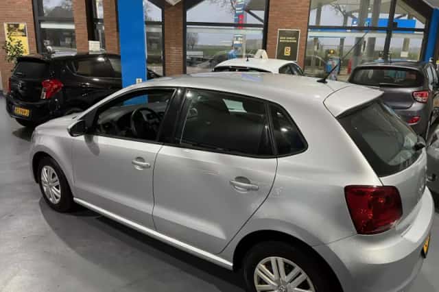 Volkswagen Polo (2017) thumbnail 4