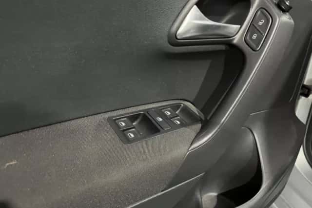 Volkswagen Polo (2017) thumbnail 6
